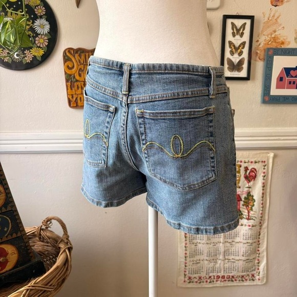 Vintage Y2K No Boundaries Juniors 11 Denim Shorts Button Fly Mid Rise - Picture 3 of 8